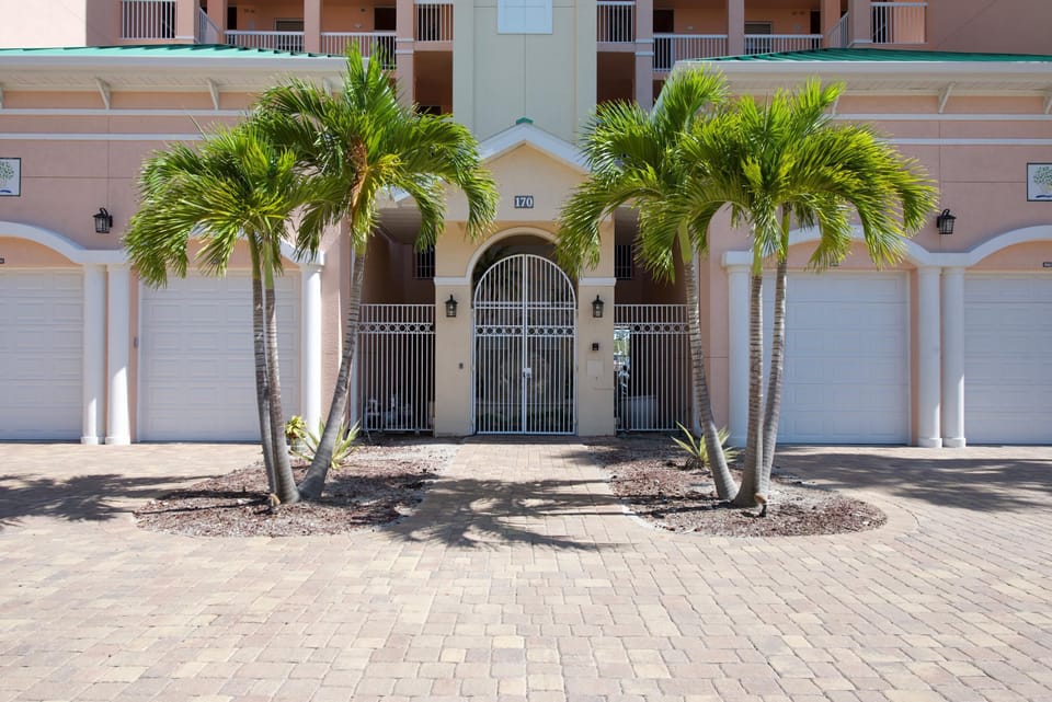 Condo, Multiple Beds (Palm Harbor #403) | Exterior detail