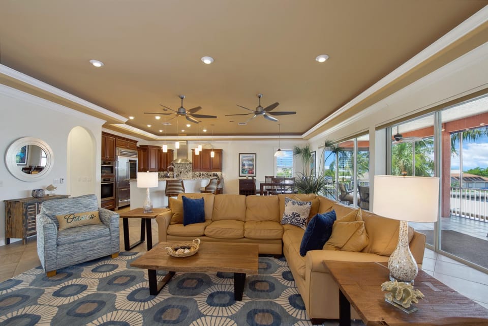 House, Multiple Beds (Palm Royale) | Living area