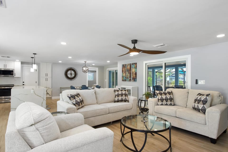 House, Multiple Beds (Seminole Sanctuary) | Living area