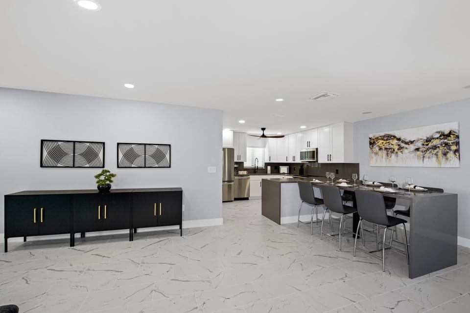 House, Multiple Beds (Ibis Landing) | Dining