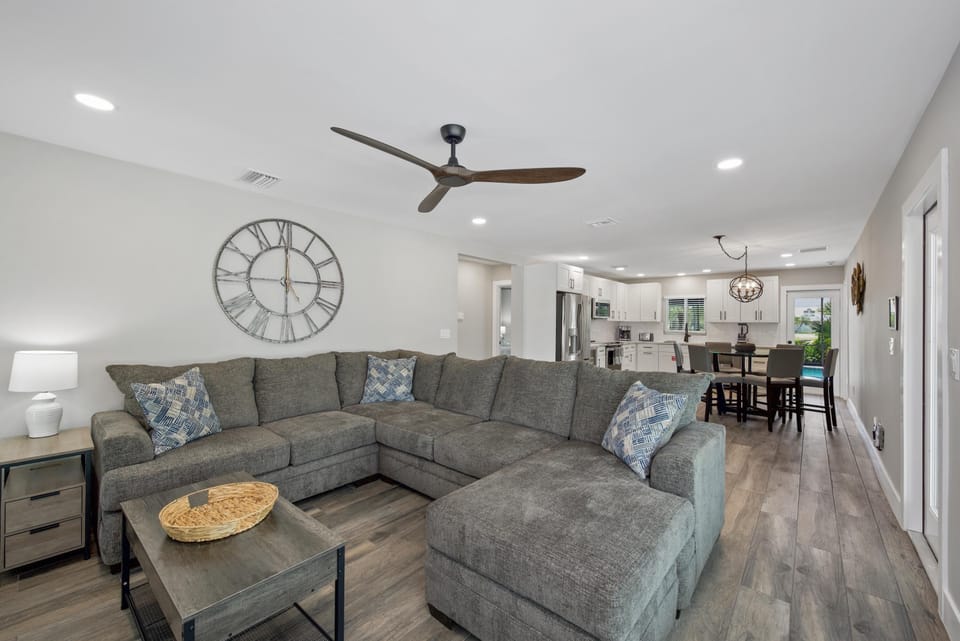House, Multiple Beds (Flamingo Bay) | Living area