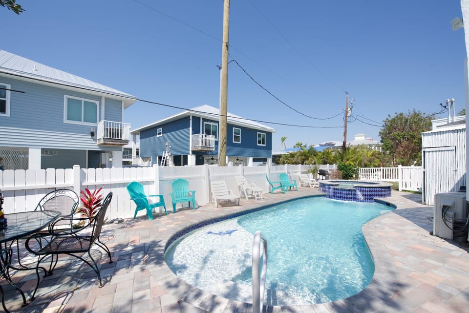 House, Multiple Beds (Mermaid Tales 2BR #5 and #6) | Pool