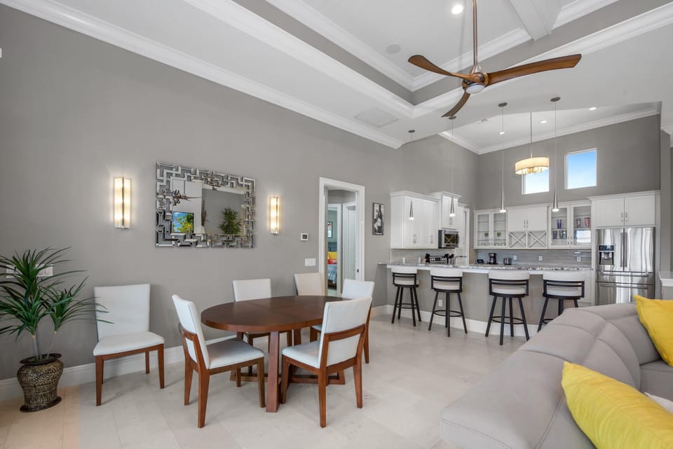 House, Multiple Beds (Memories on Madison) | Dining