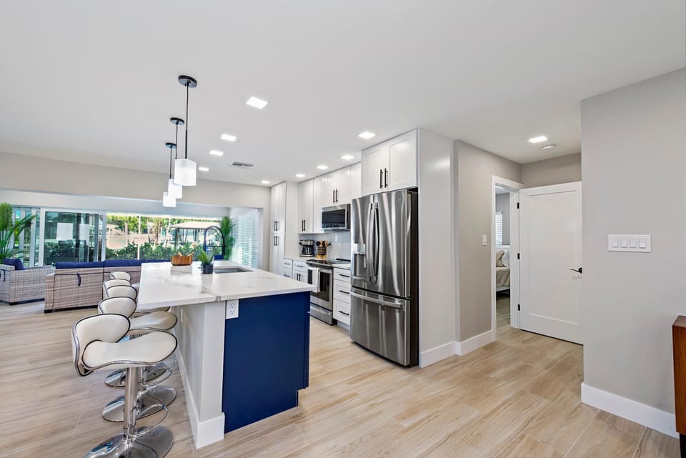House, Multiple Beds (Beach and Bay) | Private kitchen | Oven, toaster