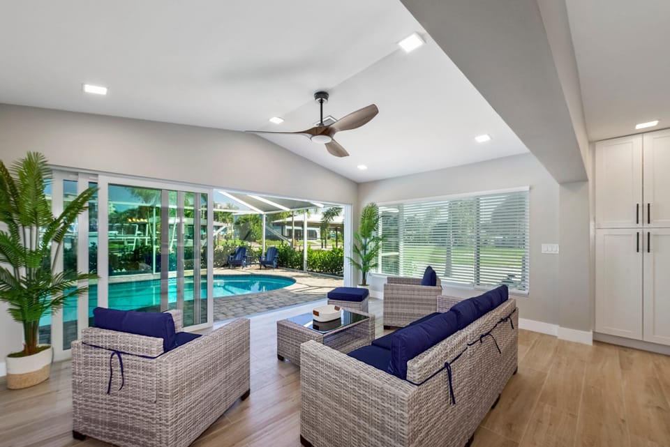 House, Multiple Beds (Beach and Bay) | Pool