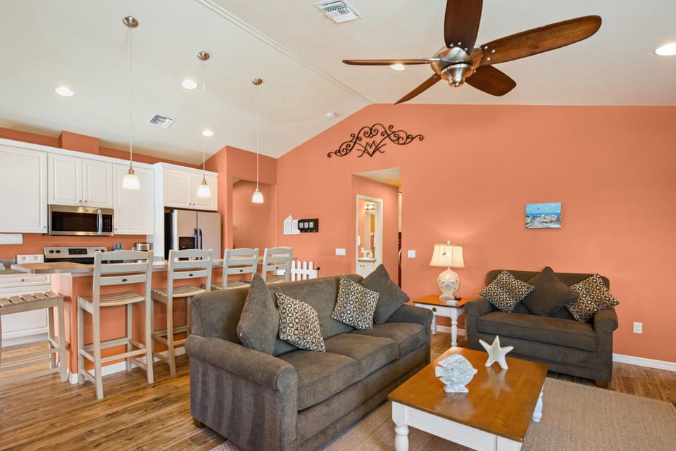 House, Multiple Beds (Sand Dollar on Miramar) | Living area