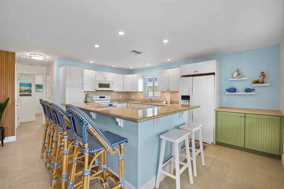 House, Multiple Beds (Endless Tides) | Private kitchen | Oven, toaster