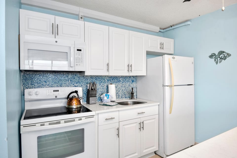 Condo, 1 King Bed with Sofa bed (Estero Beach & Tennis 1201-A) | Private kitchen | Oven, toaster
