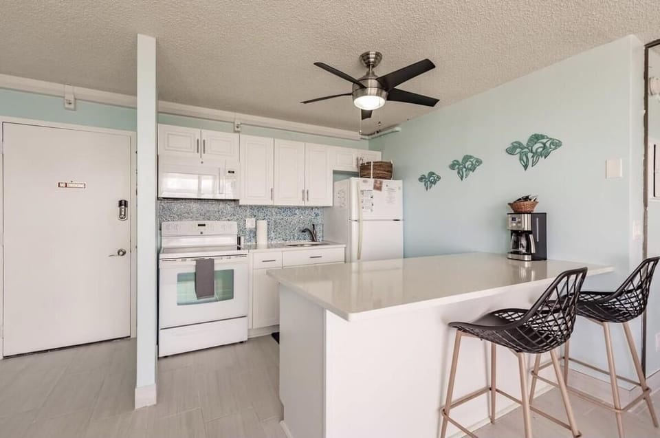 Condo, 1 King Bed with Sofa bed (Estero Beach & Tennis 1201-A) | Private kitchen | Oven, toaster