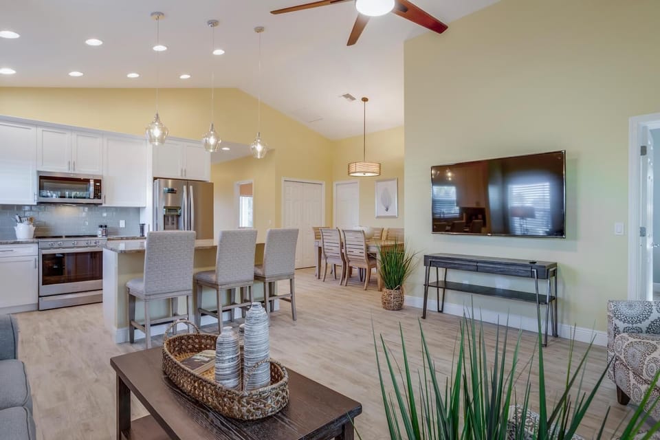 House, Multiple Beds (Island Breeze) | Interior