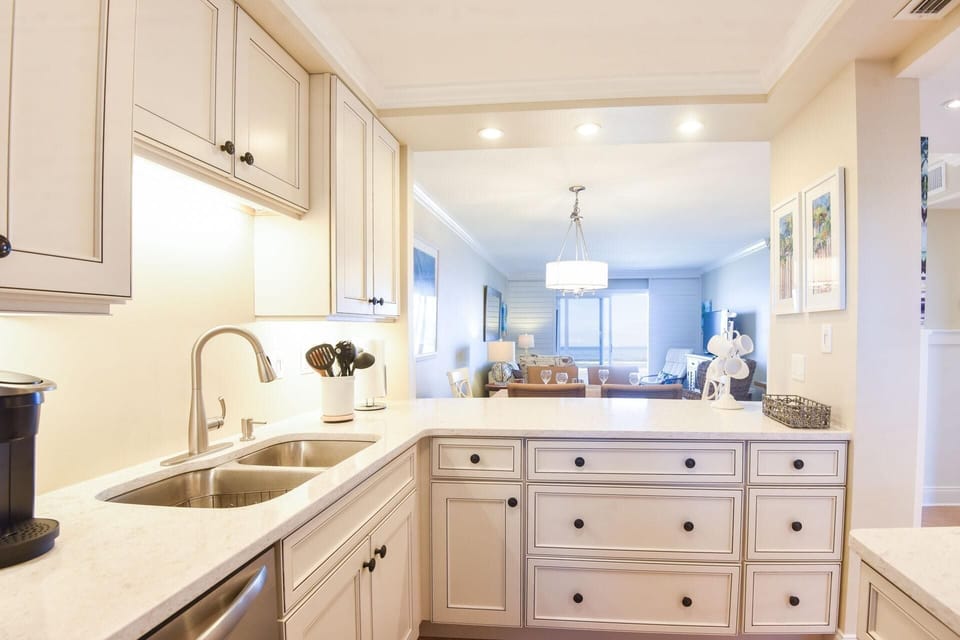Condo, Multiple Beds (Sea Coast Gardens II 105) | Private kitchen | Oven, toaster