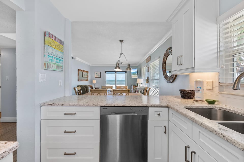 Condo, Multiple Beds (Sea Coast Gardens II 106) | Private kitchen | Oven, toaster