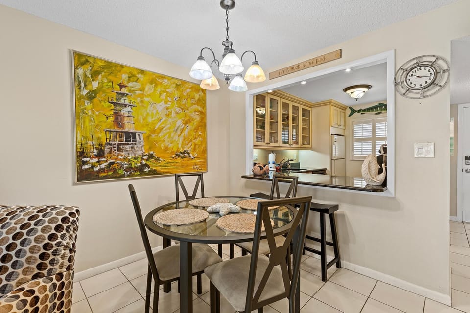 Condo, 1 Queen Bed with Sofa bed (Sea Coast Gardens II 107) | Dining