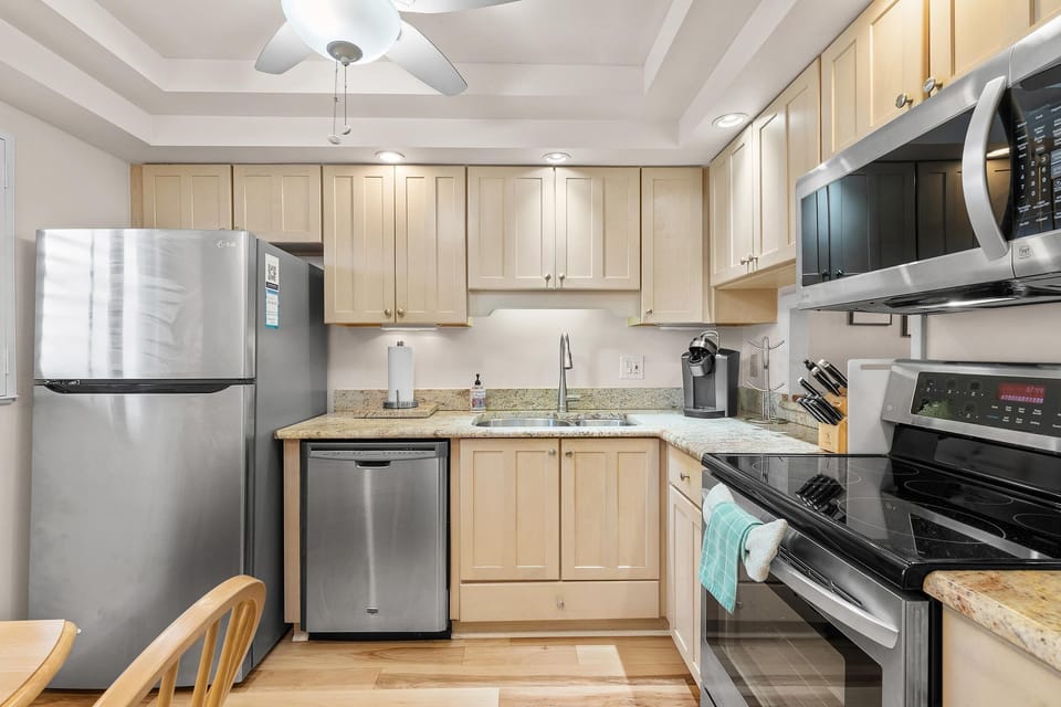 Condo, Multiple Beds (Sea Coast Gardens II 108) | Private kitchen | Oven, toaster