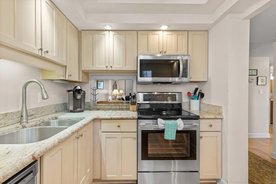 Condo, Multiple Beds (Sea Coast Gardens II 108) | Private kitchen | Oven, toaster