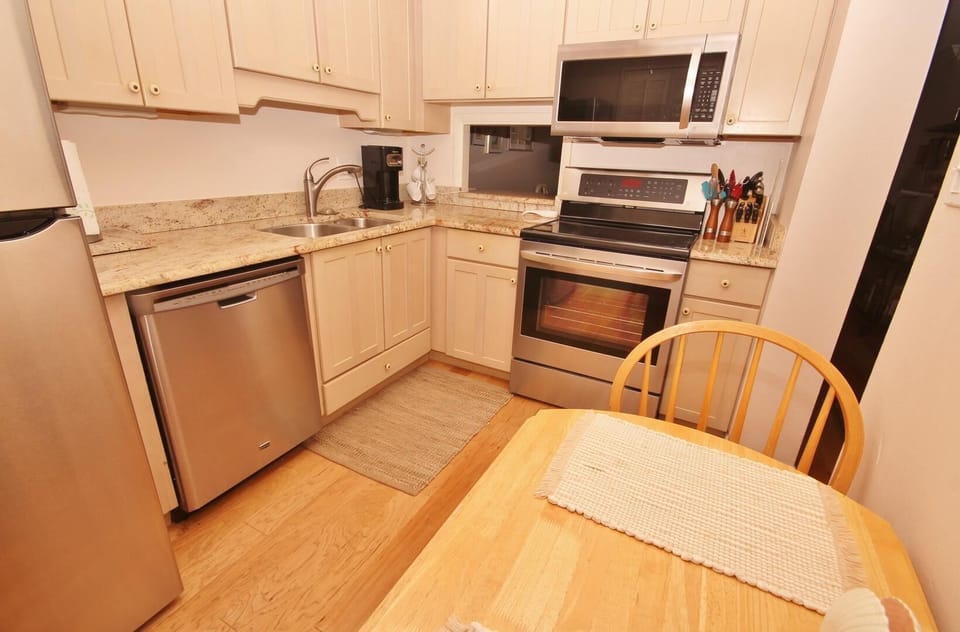 Condo, Multiple Beds (Sea Coast Gardens II 108) | Private kitchen | Oven, toaster