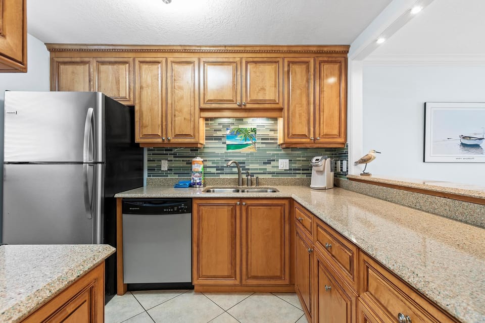 Condo, 1 Queen Bed with Sofa bed (Sea Coast Gardens II 110) | Private kitchen | Oven, toaster