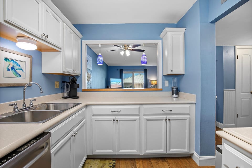 Condo, 1 King Bed with Sofa bed (Sea Coast Gardens II 117) | Private kitchen | Oven, toaster