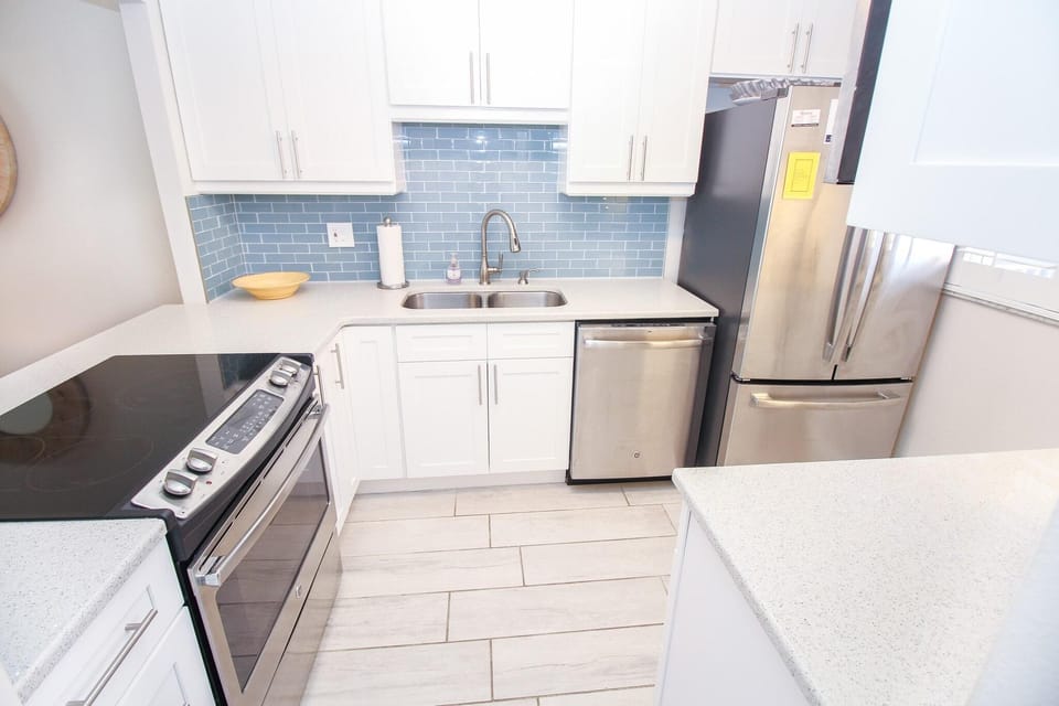 Condo, 1 King Bed with Sofa bed (Sea Coast Gardens II 211) | Private kitchen | Oven, coffee/tea maker, toaster, blender