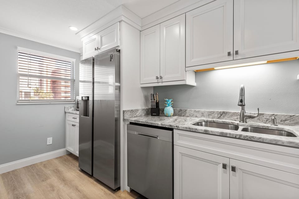 Condo, Multiple Beds (Sea Coast Gardens II 314) | Private kitchen | Oven