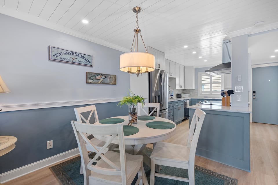 Condo, 1 King Bed (Sea Coast Gardens II 402) | Dining