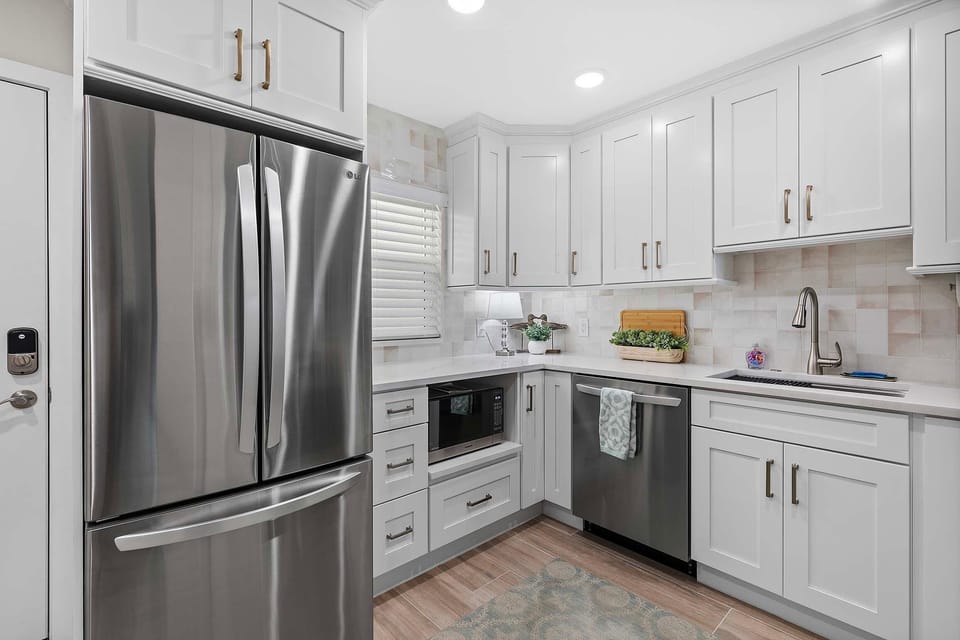 Condo, Multiple Beds (Sea Coast Gardens III 111) | Private kitchen | Oven
