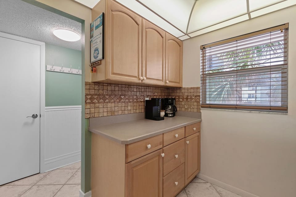 Condo, 1 King Bed (Sea Coast Gardens III 207) | Interior