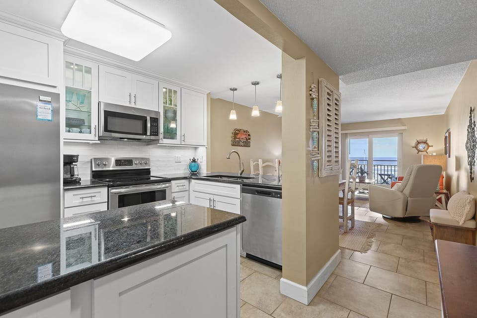 Condo, 1 King Bed (Sea Coast Gardens III 316) | Private kitchen | Oven, coffee/tea maker, toaster, blender