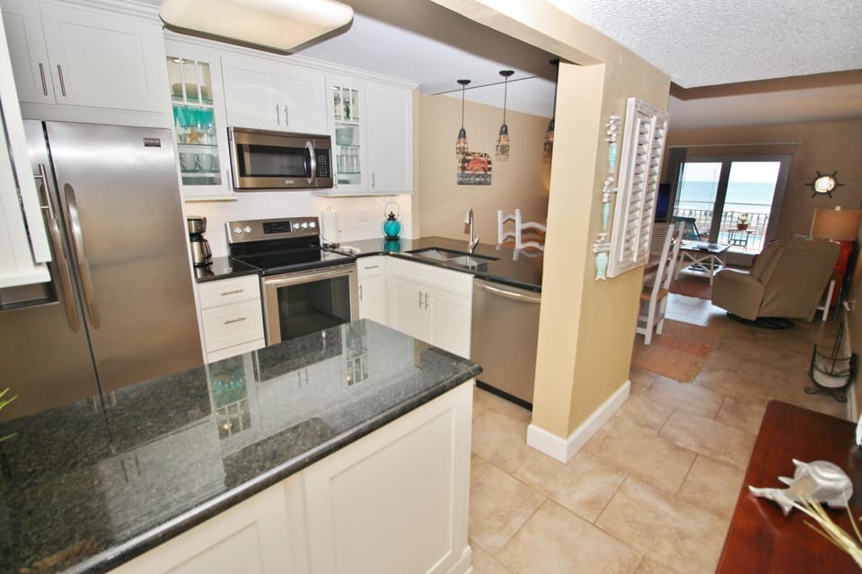 Condo, 1 King Bed (Sea Coast Gardens III 316) | Private kitchen | Oven, coffee/tea maker, toaster, blender