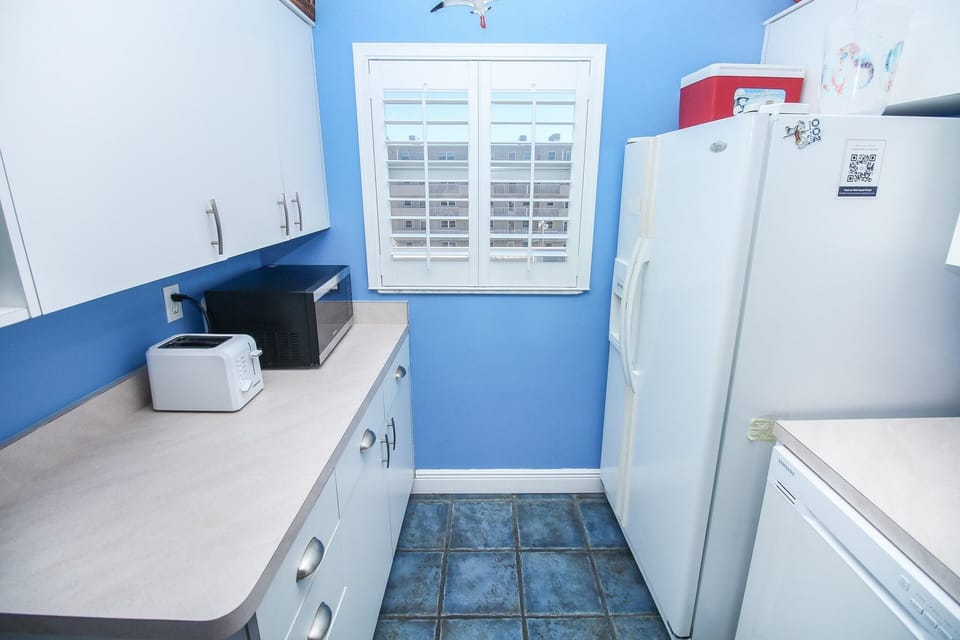 Condo, 1 King Bed with Sofa bed (Sea Coast Gardens III 409) | Private kitchen | Oven, toaster
