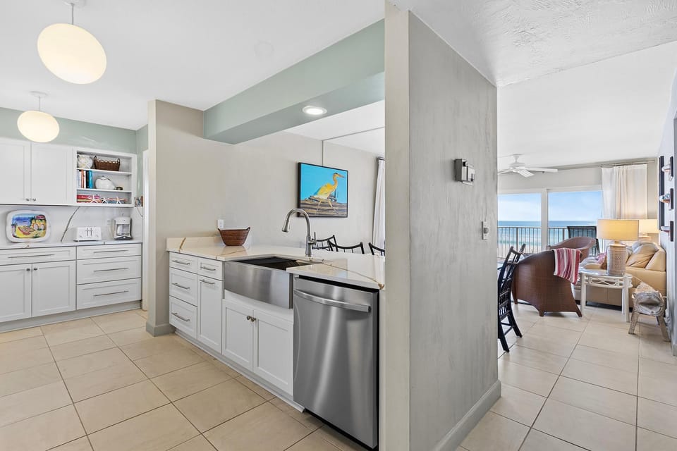 Condo, Multiple Beds (Schooner Point A204) | Private kitchen | Oven, coffee/tea maker, toaster, blender