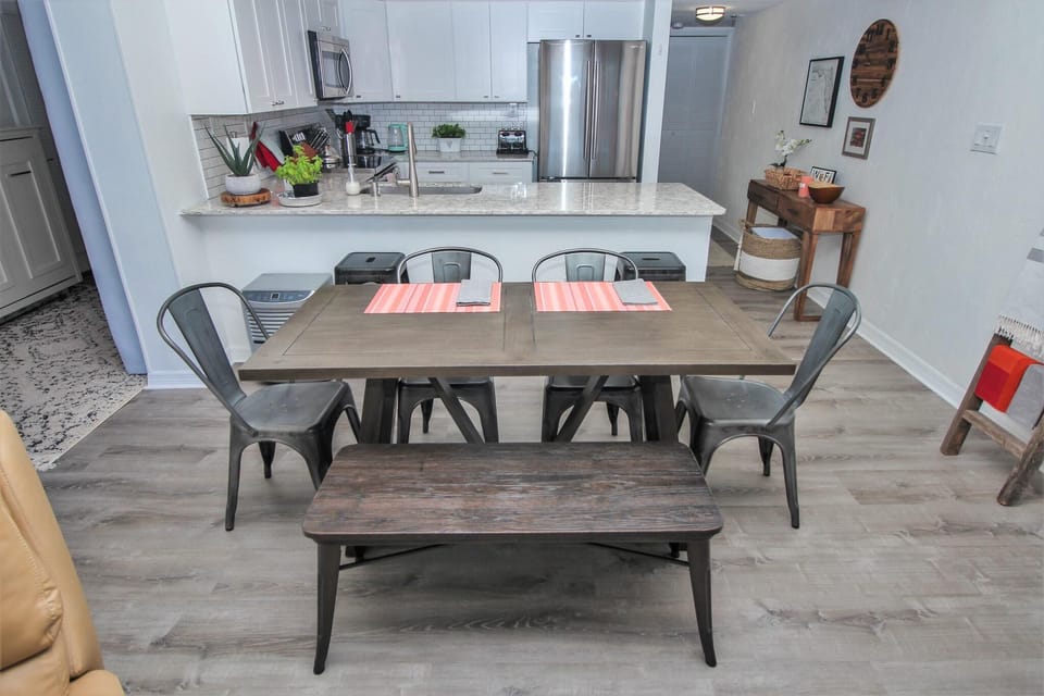 Condo, Multiple Beds (Sunrise 606) | Dining