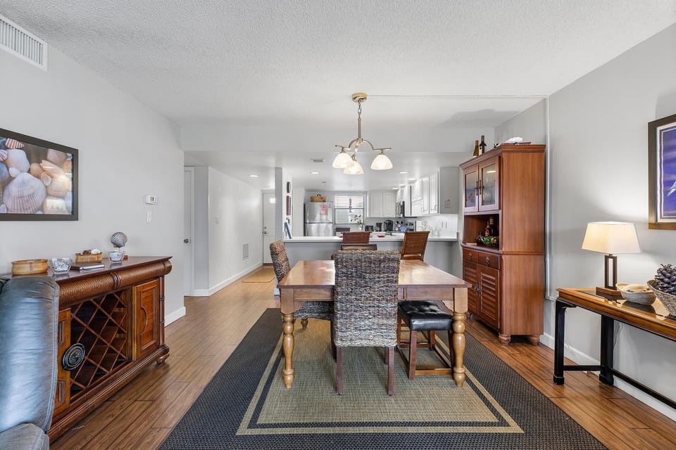 Condo, 1 King Bed (Seaward B103) | Dining