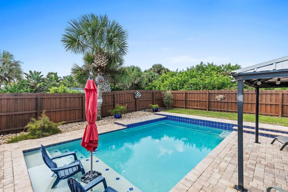 House, Multiple Beds (Poolside Oasis) | Pool