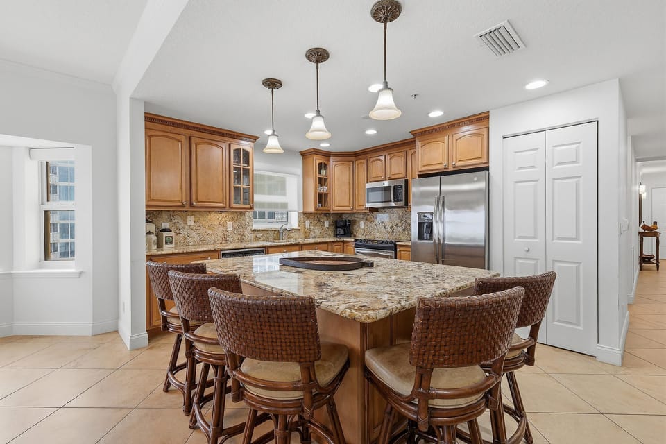 Condo, Multiple Beds (Atlantic Villas 301) | Private kitchen | Oven, toaster