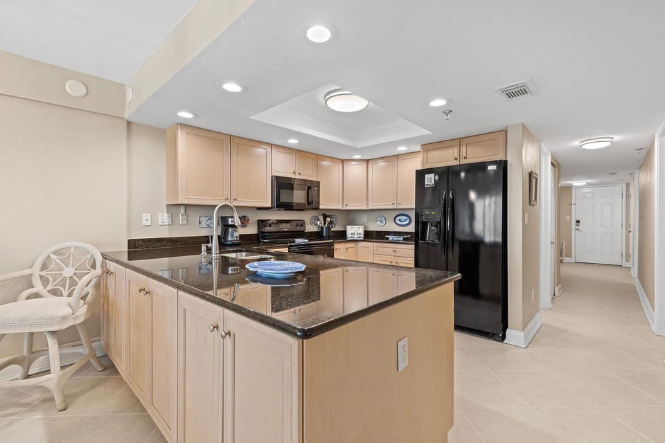 Condo, Multiple Beds (Sunrise 109) | Private kitchen | Oven, coffee/tea maker, toaster, blender