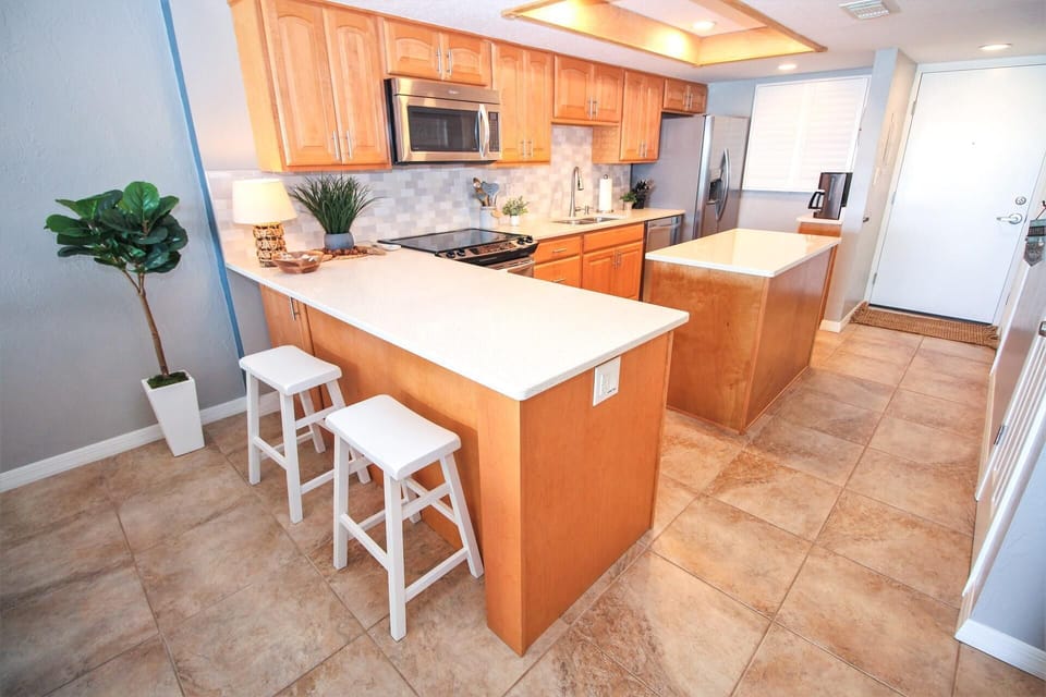 Condo, Multiple Beds (Ponce de Leon Towers 703) | Private kitchen | Oven, coffee/tea maker, toaster, blender