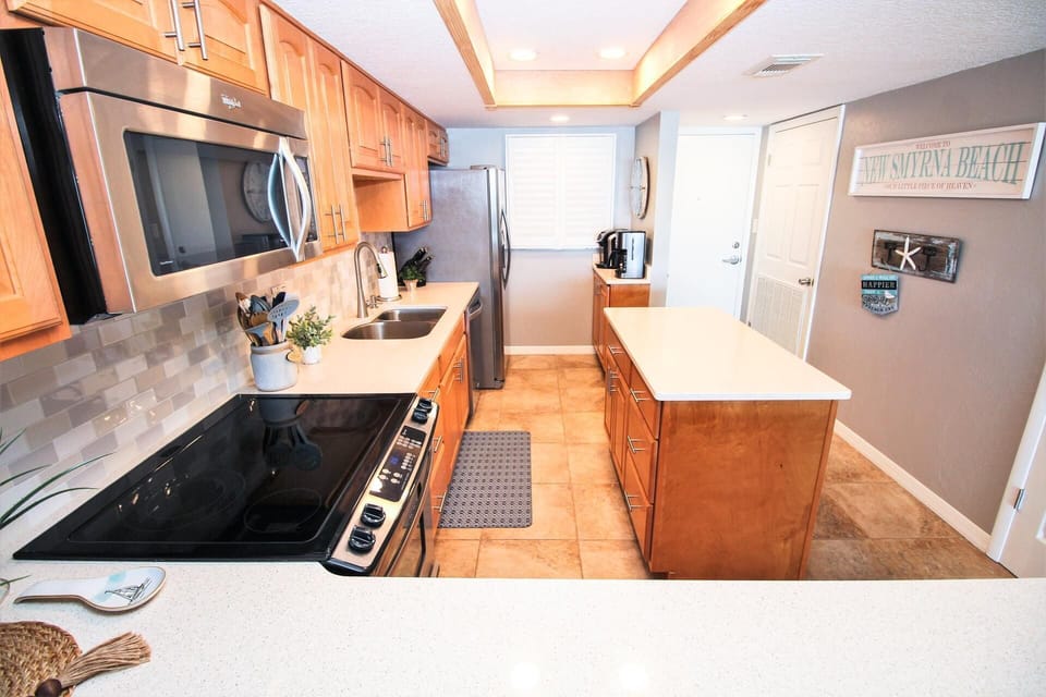Condo, Multiple Beds (Ponce de Leon Towers 703) | Private kitchen | Oven, coffee/tea maker, toaster, blender