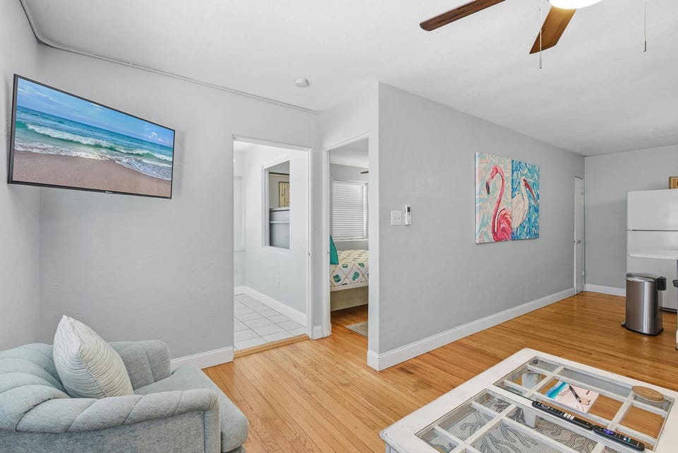 Condo, 1 Queen Bed (Flagler Suites 3) | Interior