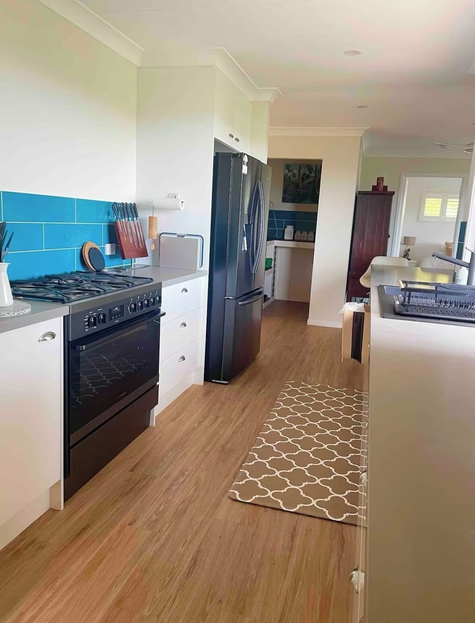 dishwasher, french door fridge/freezer, hand mixers and loads of extras 