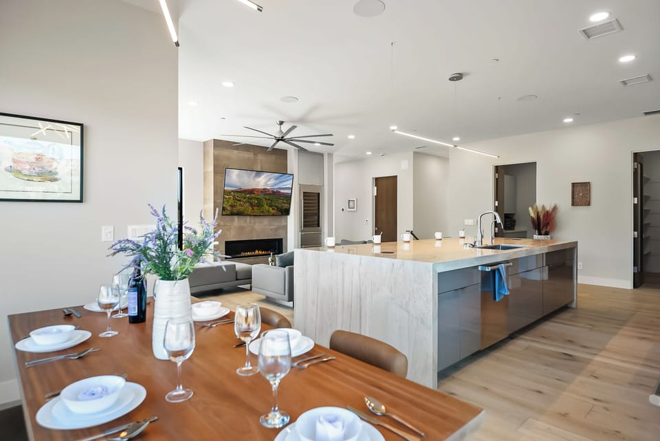 The dining area offers seating for six, paired with Matchless views of Sedona's red rocks.
