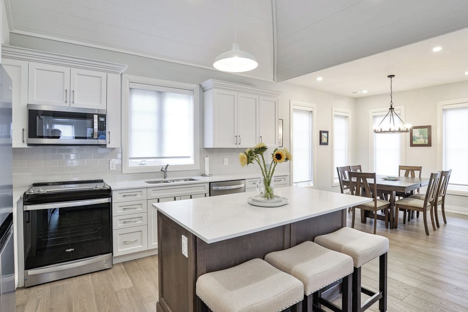 Caledonia Kitchen-Dining Room