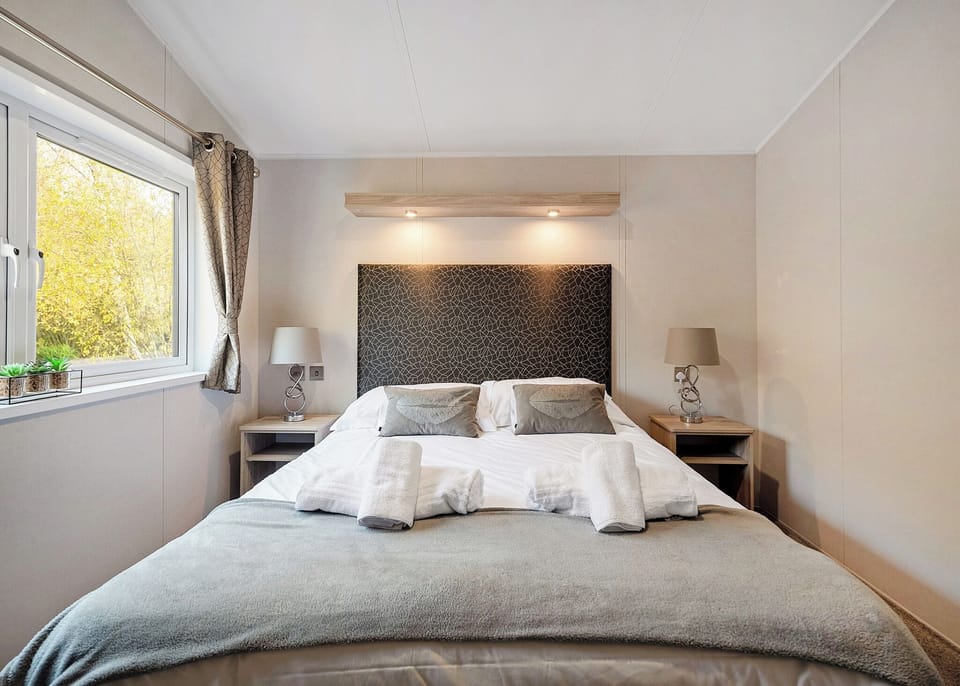 Bedroom, Bed, House