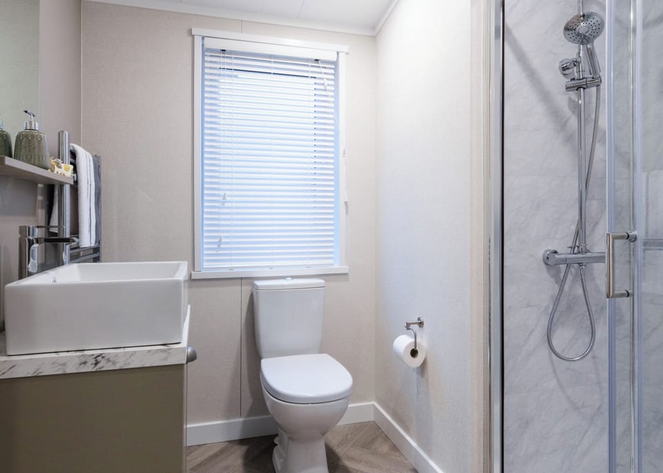 Shower, Bathroom, Toilet, House