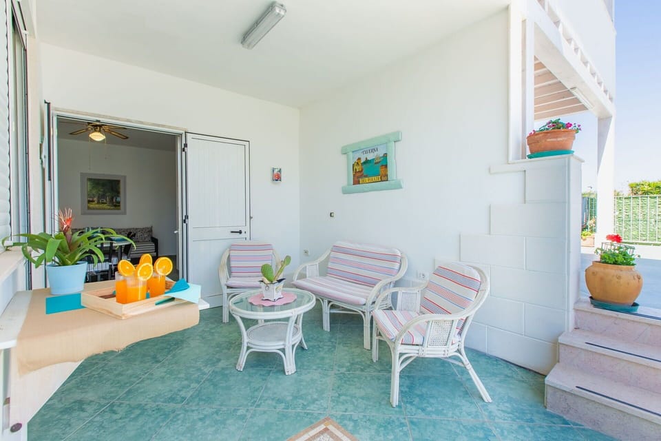 Furniture, Floor, Interior Design, Flooring, Chair, Apartment, Outdoor Furniture, Ceiling, Flowerpot, Houseplant