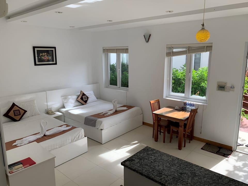 Free minibar items, desk, soundproofing, free WiFi