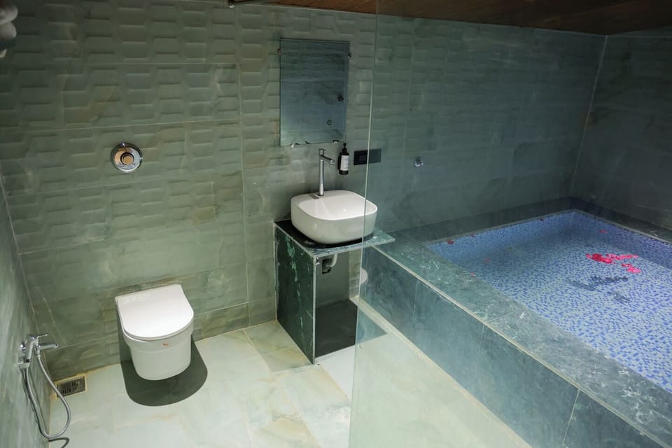 Luxury Room, Bathtub | Free WiFi, bed sheets