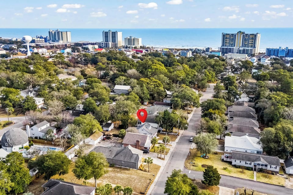 House Location! Beach Nearby