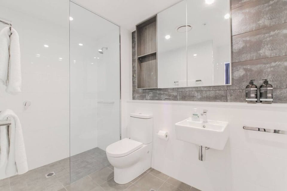 bathroom in masterroom