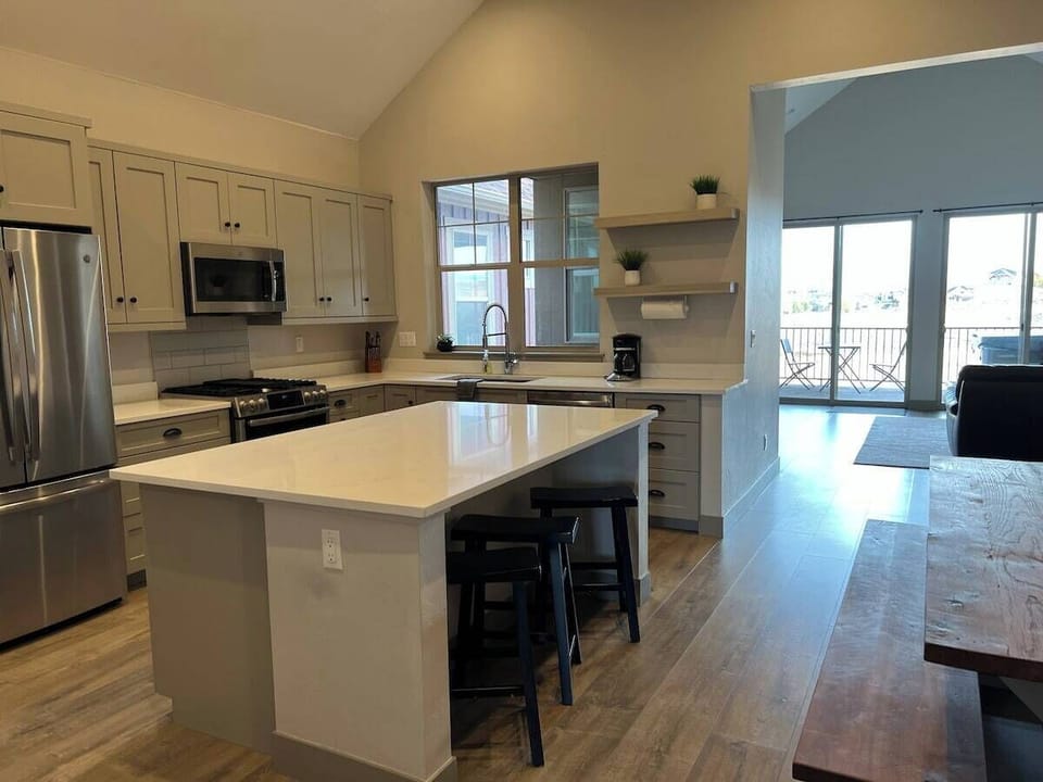 Fully stocked kitchen